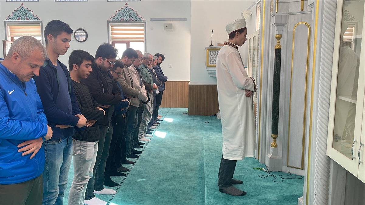 konyada-filistinli-imam-hatip-lisesi-ogrencisinin-ramazan-mesaisi-004.jpg