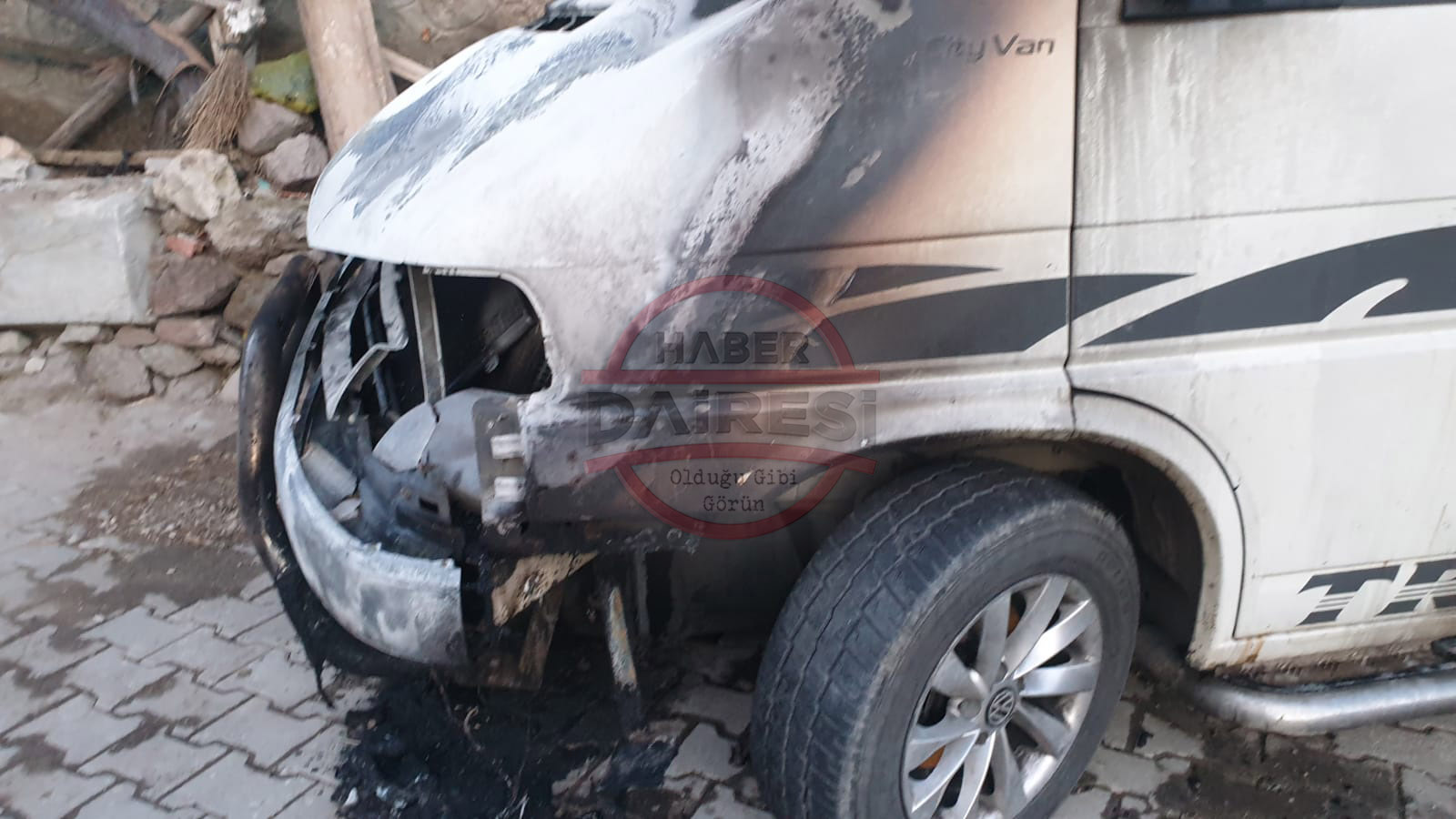 konyada-muhtarin-araci-yandi-kundaklama-supheli-var-001.jpg