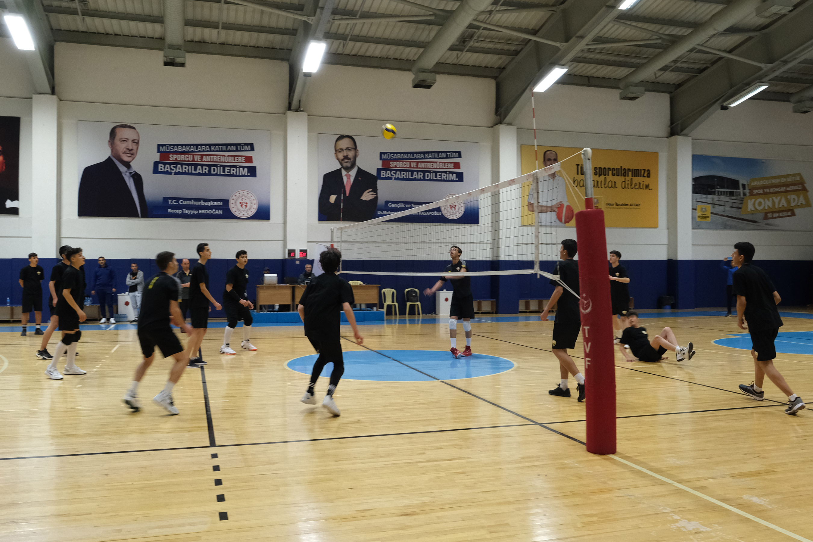 genc-voleybolcular-gelisim-kampinda-bulustu-002.jpg