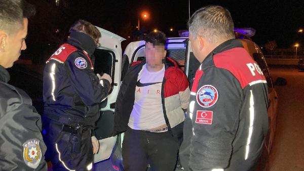 konyada-hareketli-gece-kacti-polis-aracina-carpinca-durdu.jpg
