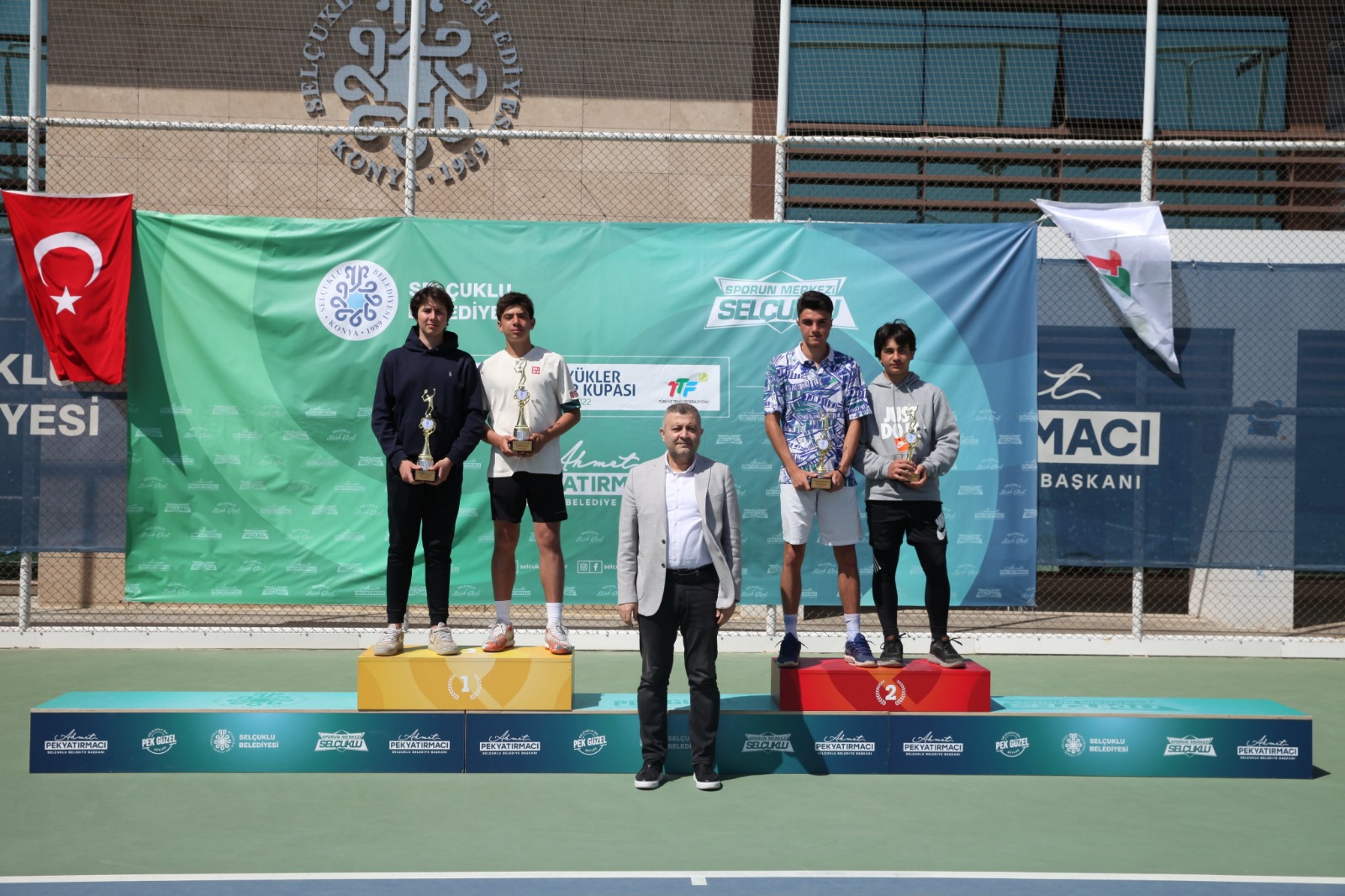 selcukluda-tenis-turnuvasi-sona-erdi.jpeg