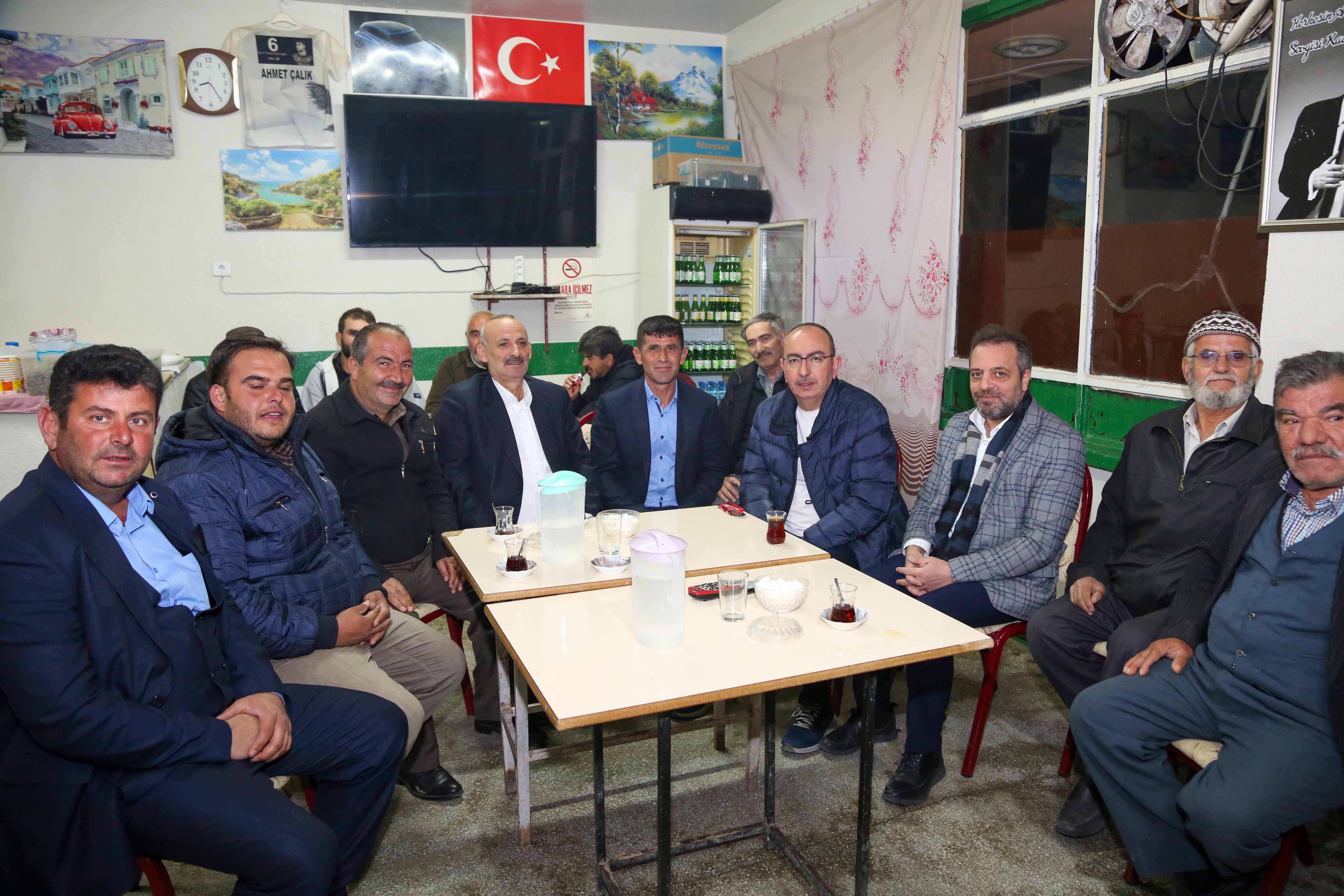 baskan-kavus-cariklar-mahallesindeki-vatandaslarla-iftarda-bir-araya-geldi-004.jpg