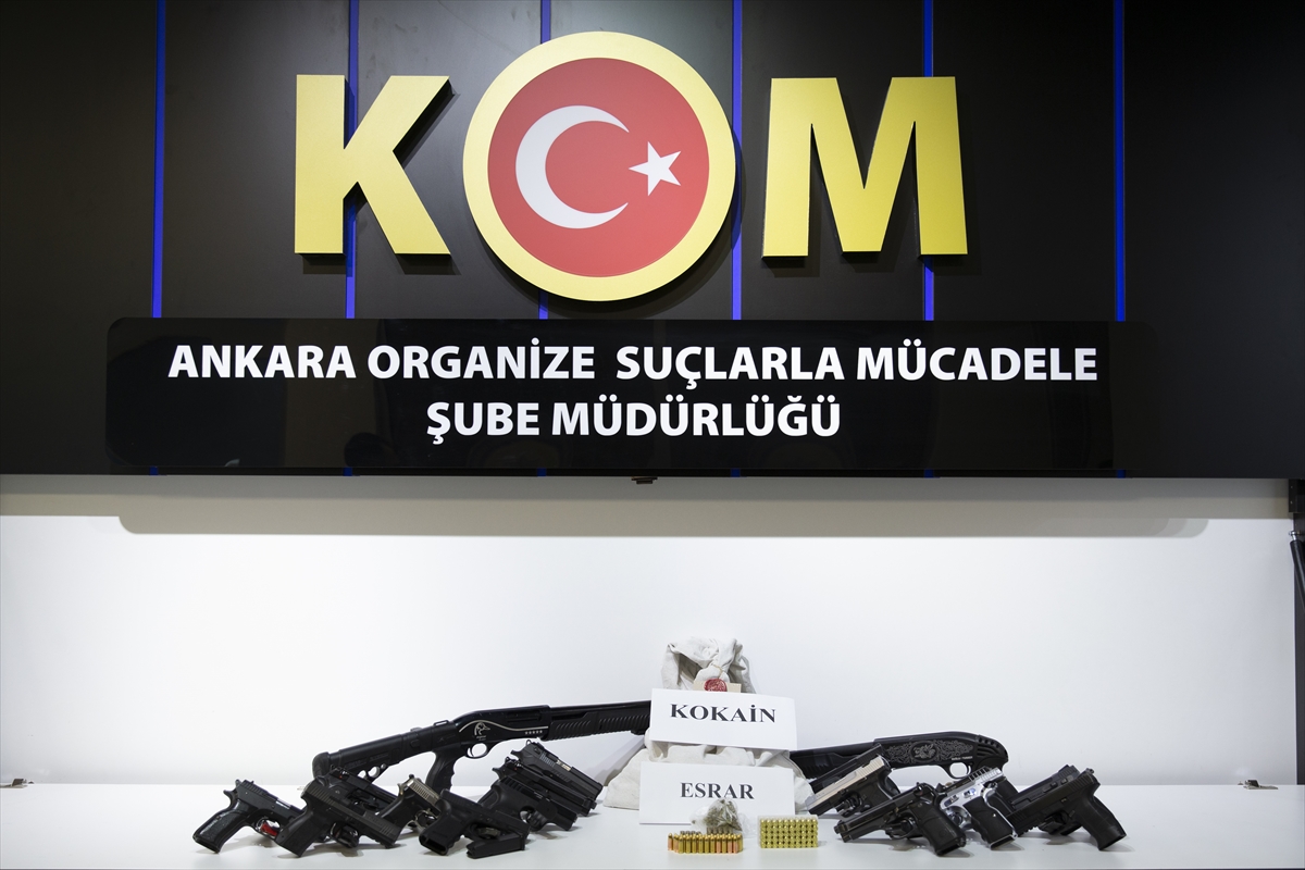 konya-dahil-3-ilde-uyusturucu-silah-ticari-ve-fuhus-operasyonu-001.jpg