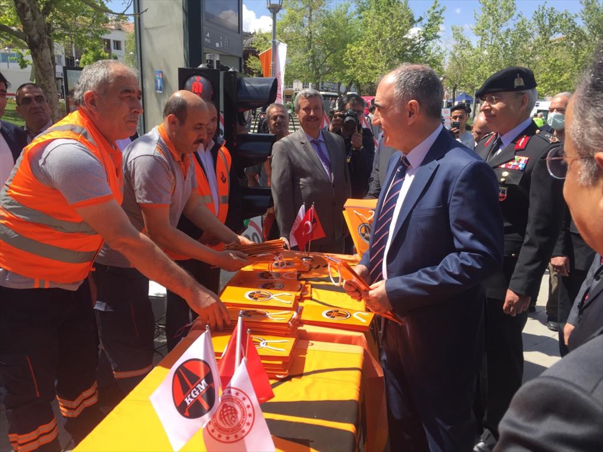 konya-valisi-ozkan-trafik-kazalarini-en-aza-indirmek-icin-calisiyoruz-004.jpg