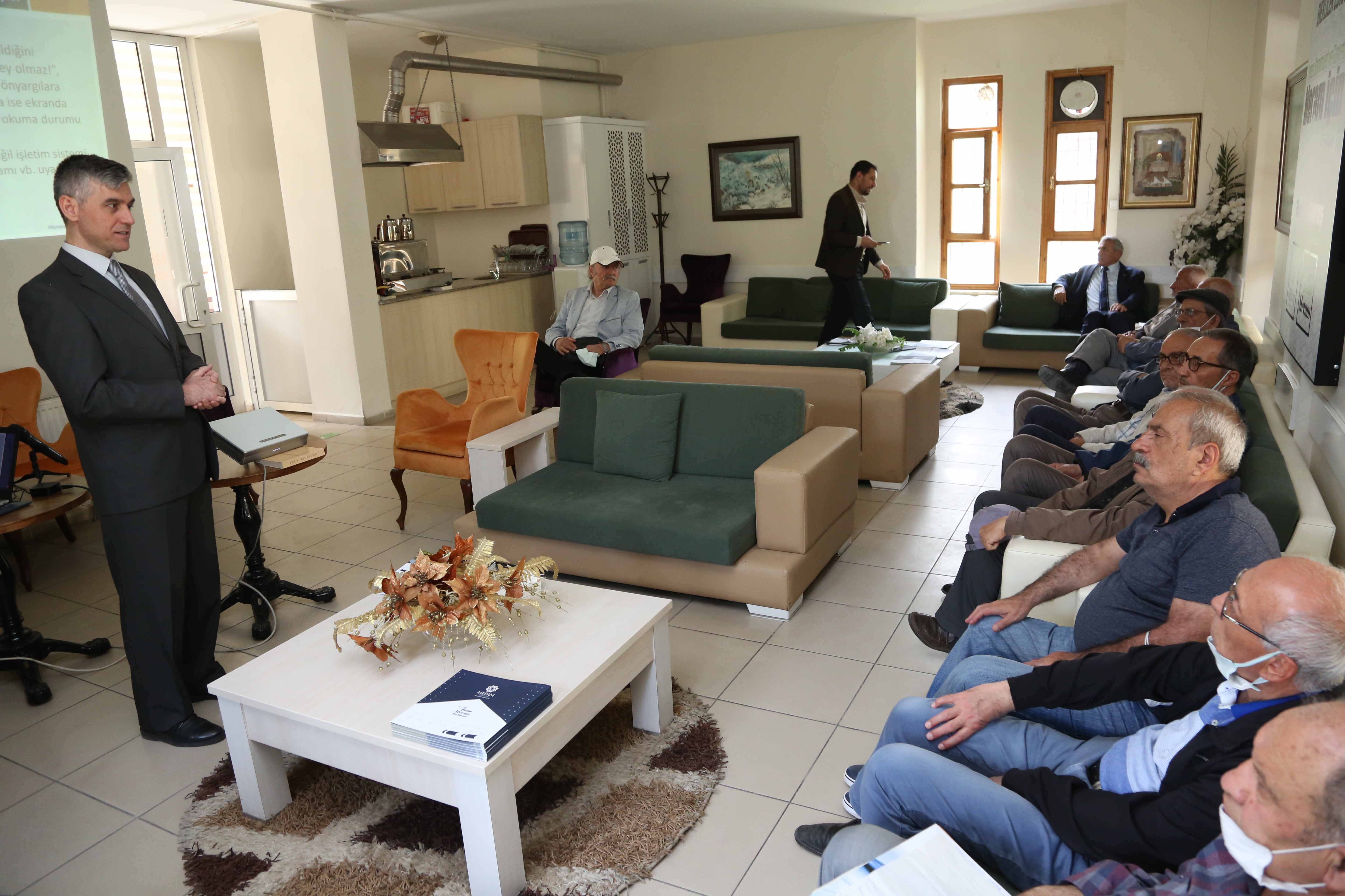 meramdaki-emekliler-lokalinde-kisisel-gelisim-kurs-programlari-basladi-002.jpg