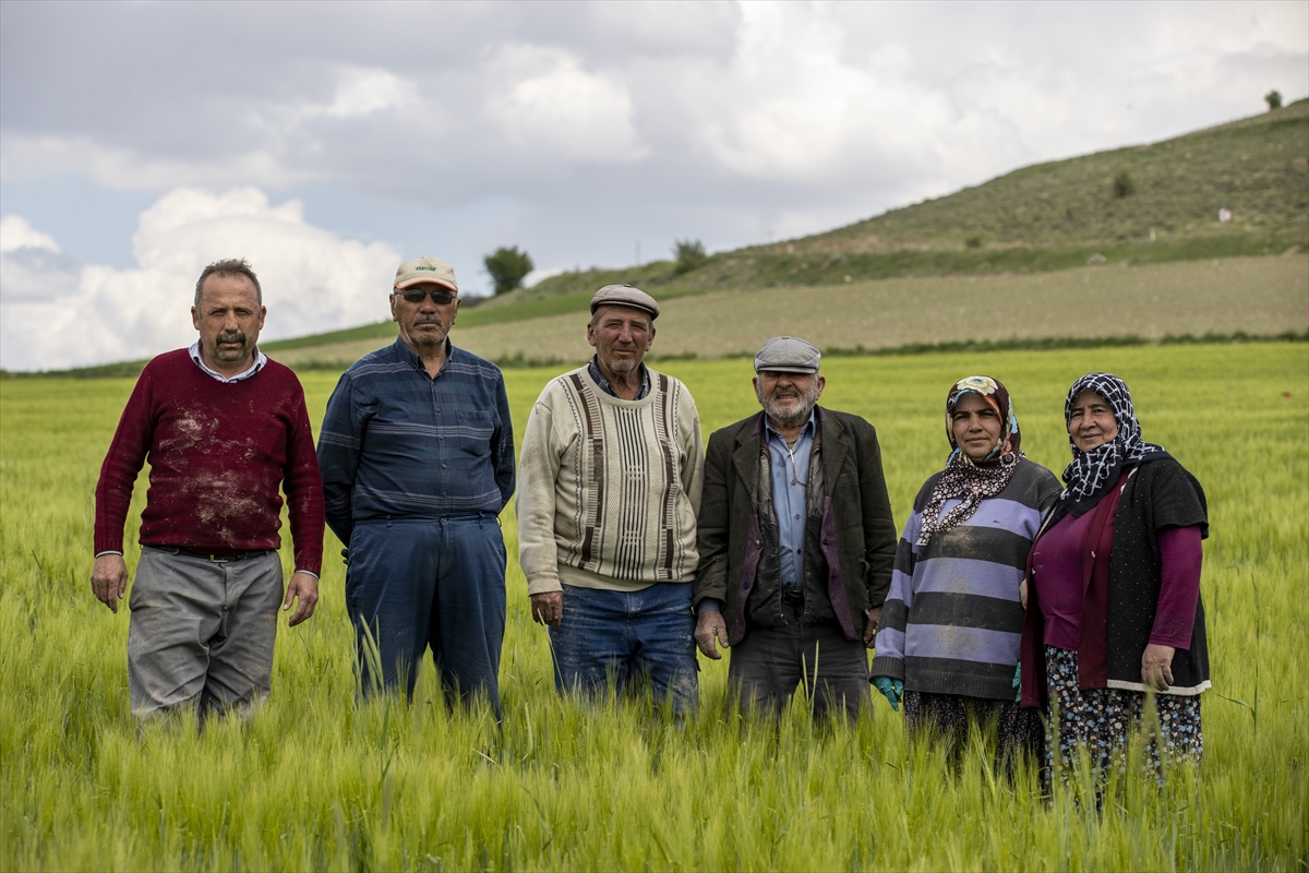 iki-kadin-ciftci-topraktan-kazandiklariyla-cocuklarini-okuttu-002.jpg
