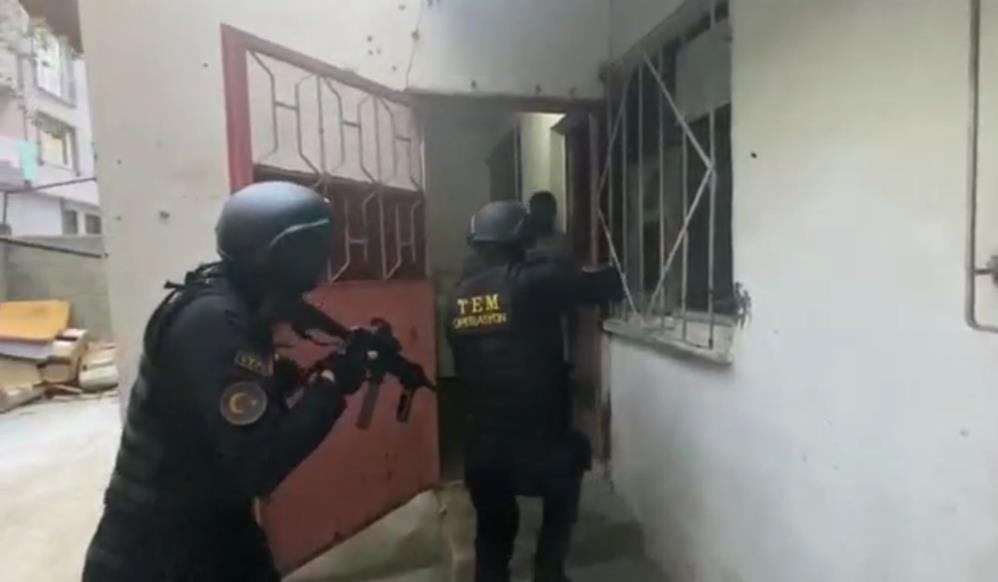 canli-bomba-hazirligindaki-deasli-terorist-yakalandi-002.jpg