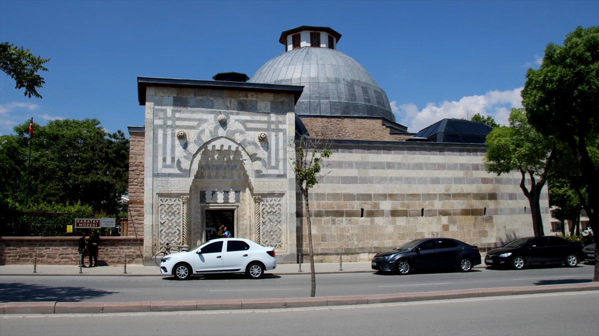karatay-medresesi-cini-eserler-muzesi-ziyaretcilerine-yeniden-kapilarini-acti-001.jpg