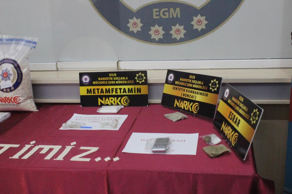 uyusturucu-tacirlerine-darbe-203-bin-578-hap-ele-gecirildi.jpg