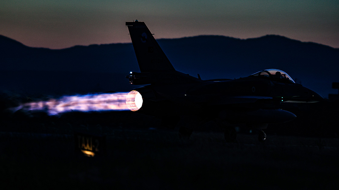 gunduz-kartal-gece-yarasa-f-16lar-her-sartta-goreve-hazir-002.jpg