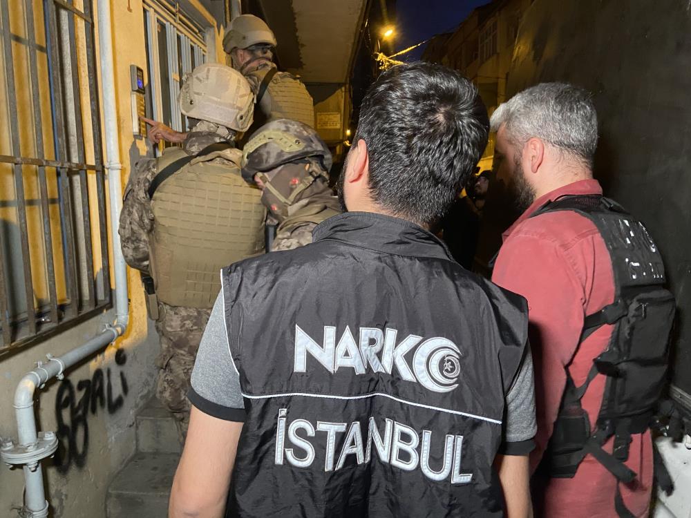 uyusturucu-saticilarina-operasyon-002.jpg