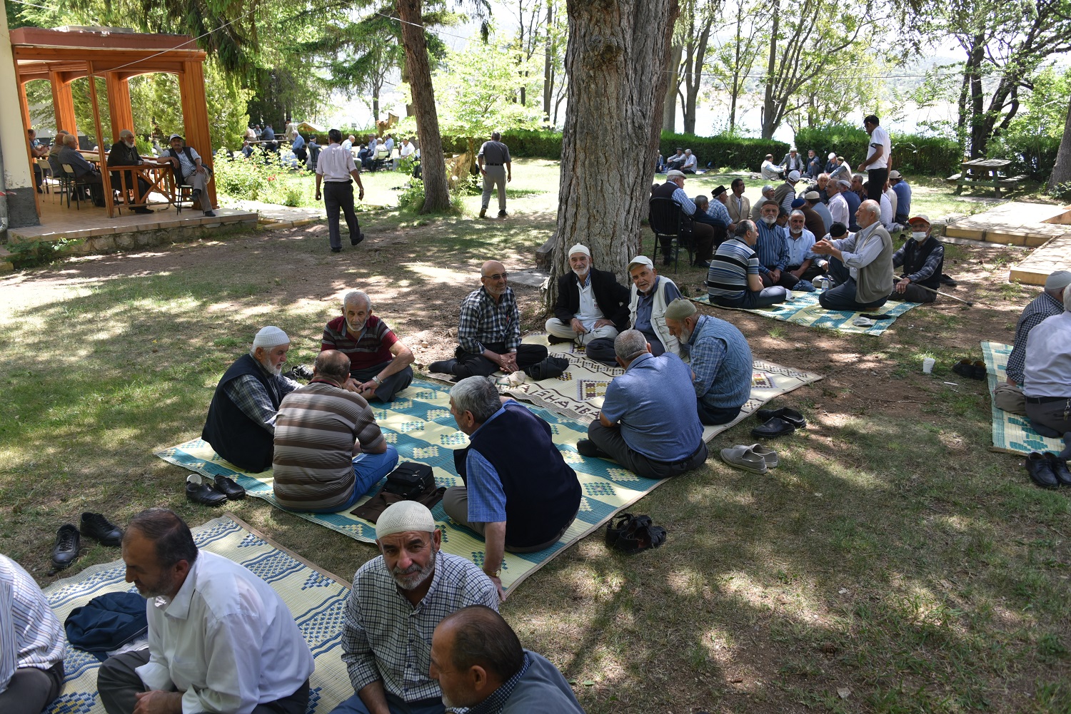 karatayda-emekli-konagi-sakinleri-piknikte-bulusturuldu.jpg