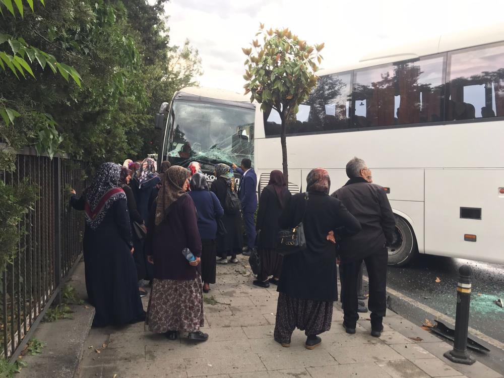 konyadan-istanbula-gezi-icin-giden-tur-otobusu-kazaya-karisti-003.jpg