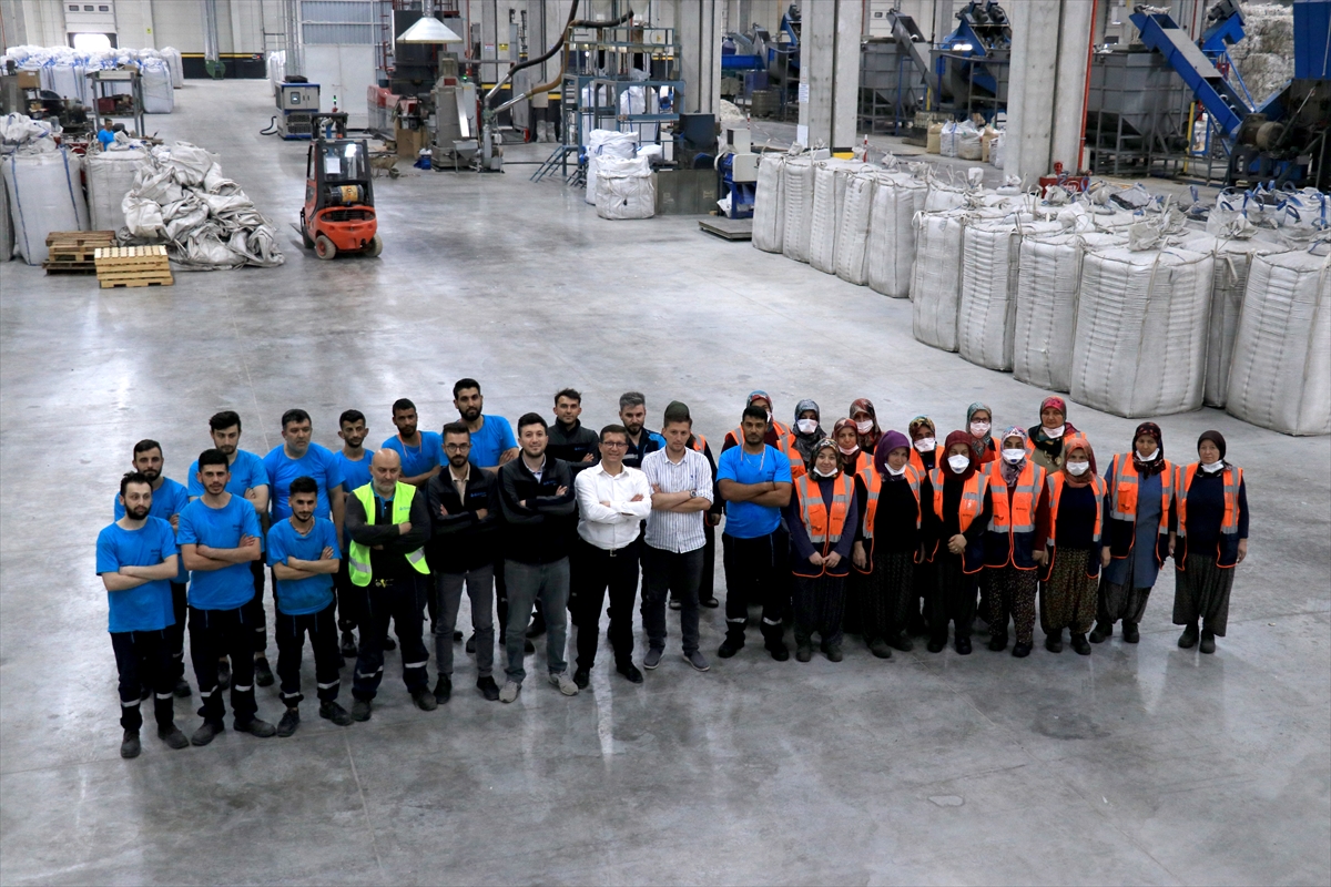 konyadaki-geri-donusum-fabrikasi-aylik-750-ton-atigi-ekonomiye-kazandiriyor-006.jpg