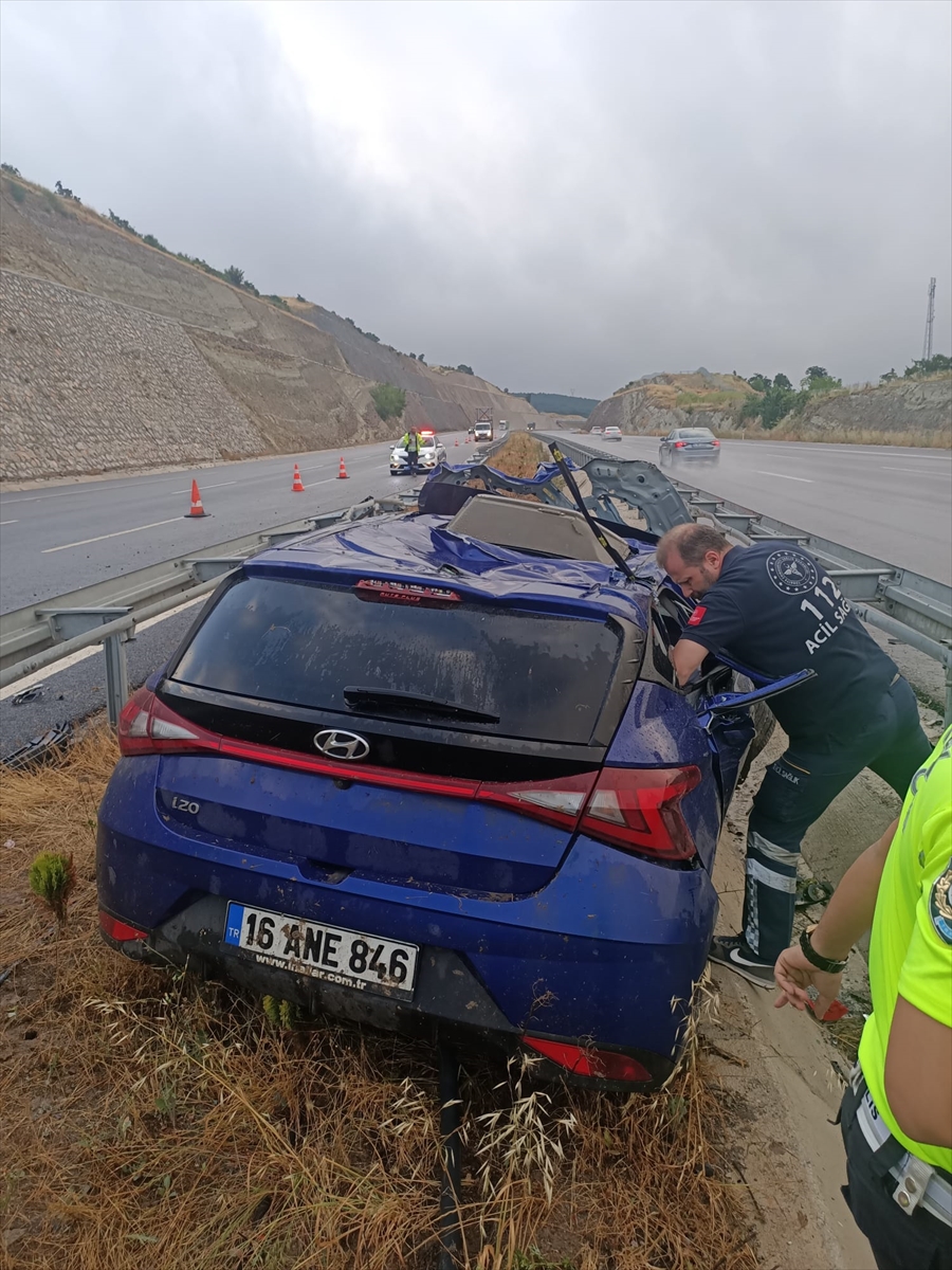 otomobil-devrildi-1-olu-1-yarali.jpg