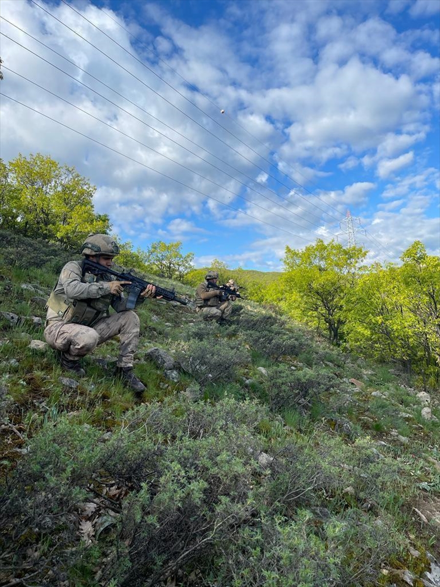 sirnakta-eren-abluka-17-sehit-jandarma-tegmen-ismail-can-akdeniz-2-operasyonu-baslatildi-001.jpg