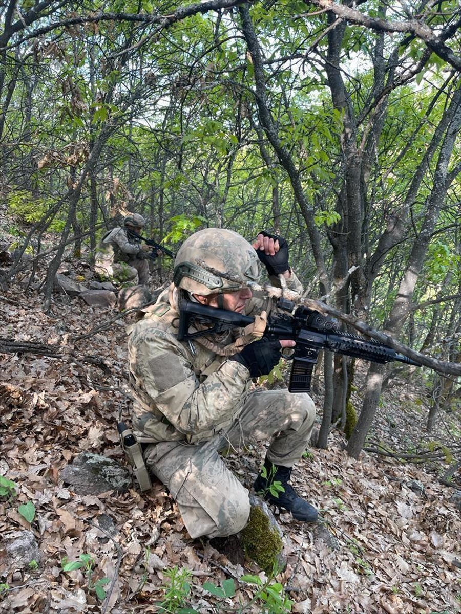 sirnakta-eren-abluka-17-sehit-jandarma-tegmen-ismail-can-akdeniz-2-operasyonu-baslatildi.jpg