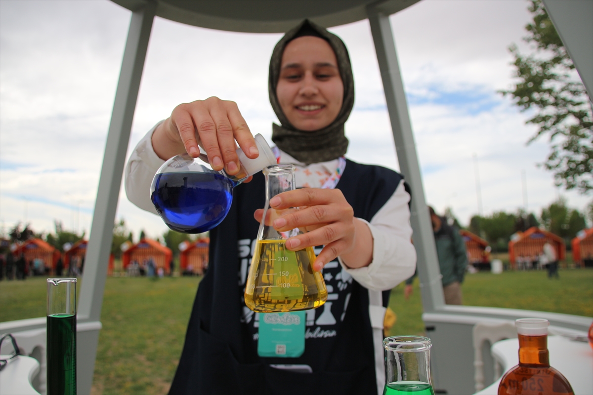 9-konya-bilim-festivalinde-ikinci-gun-005.jpg