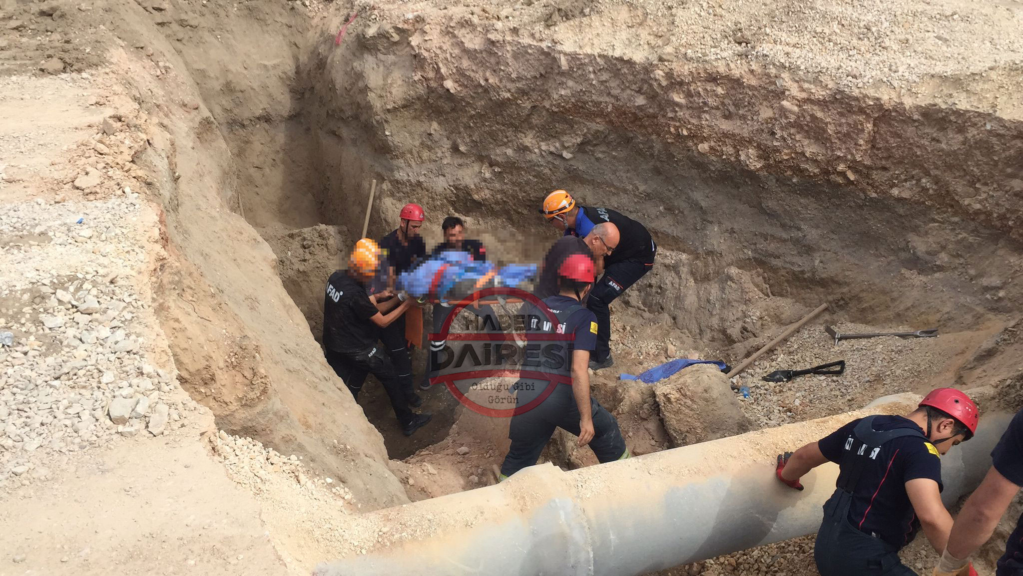 konyada-kanalizasyon-calismasinda-toprak-goctu-bir-isci-hayatini-kaybetti-002.jpg
