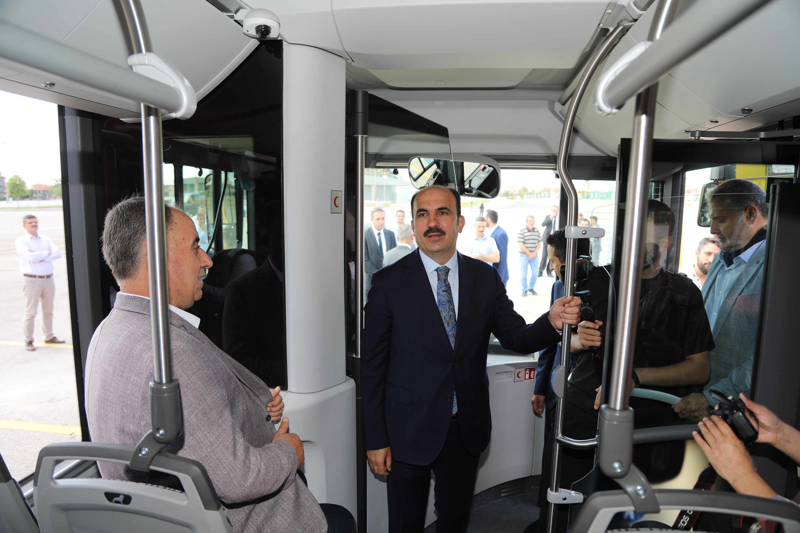 konyanin-yeni-otobusleri-trafikte-iste-ilk-goruntuler-013.jpg