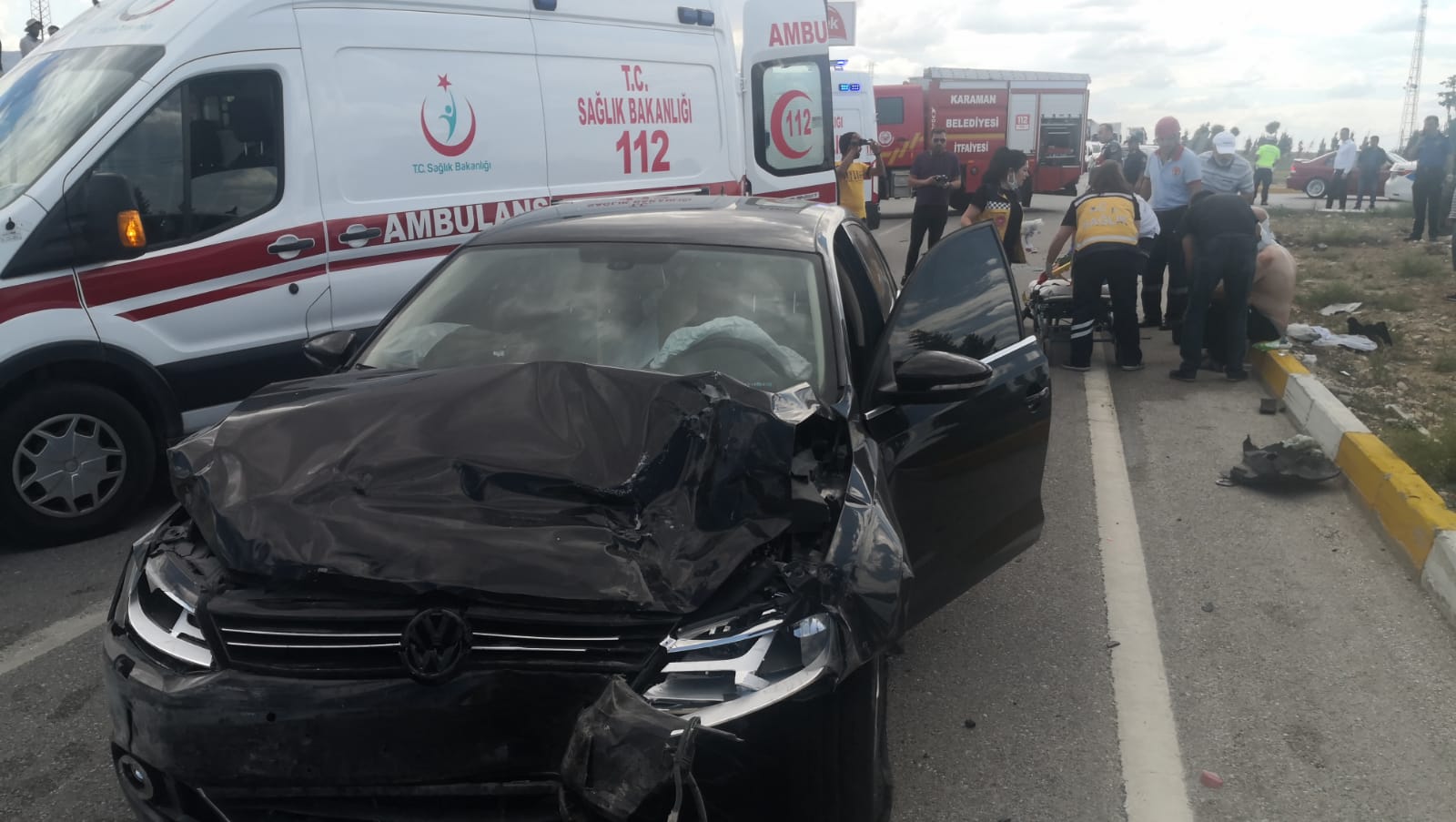 konya-yolunda-iki-otomobil-carpisti-yaralilar-var-004.jpeg