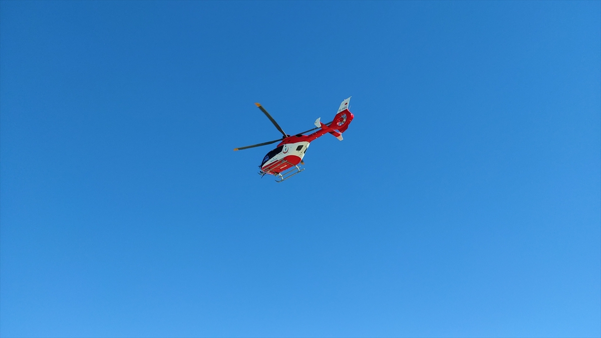 konyada-ambulans-helikopter-kalp-krizi-geciren-hasta-icin-havalandi-002.jpg