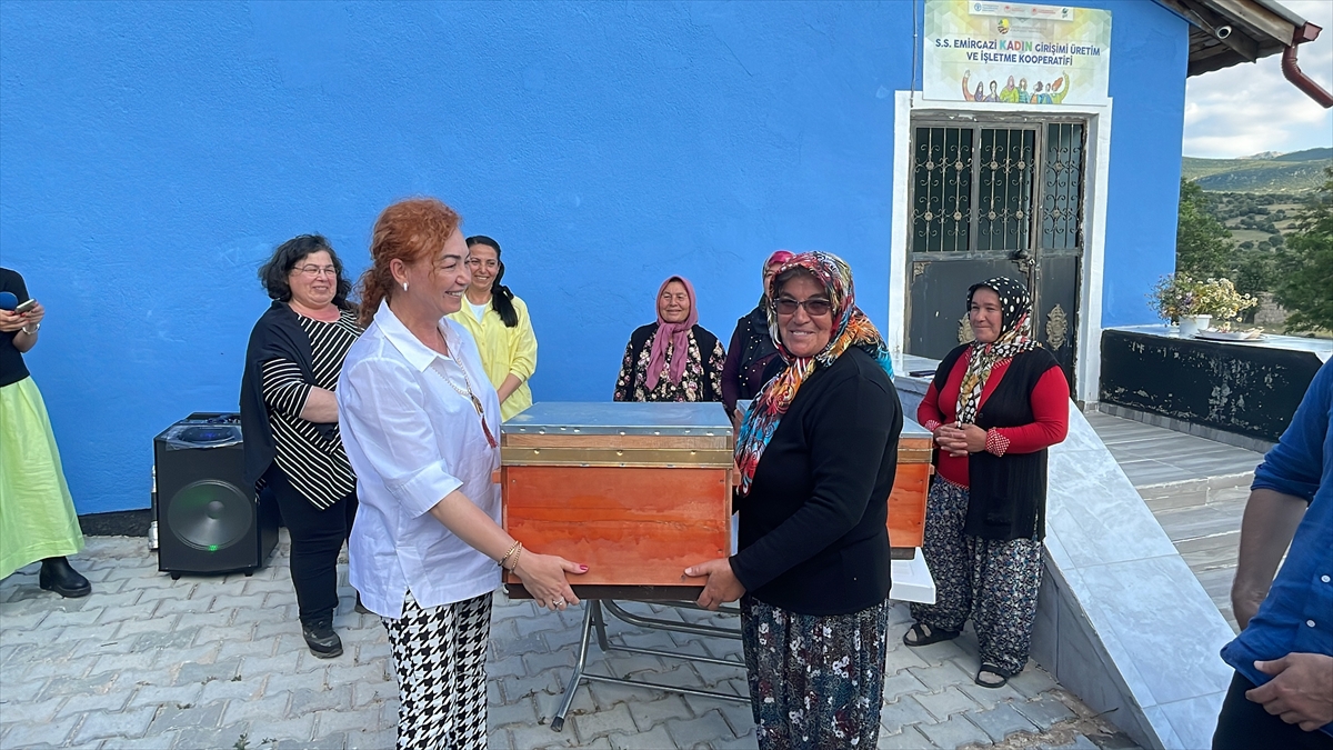 konyada-kadin-girisimciler-uretiyor-urunler-dijital-platformda-satiliyor.jpg