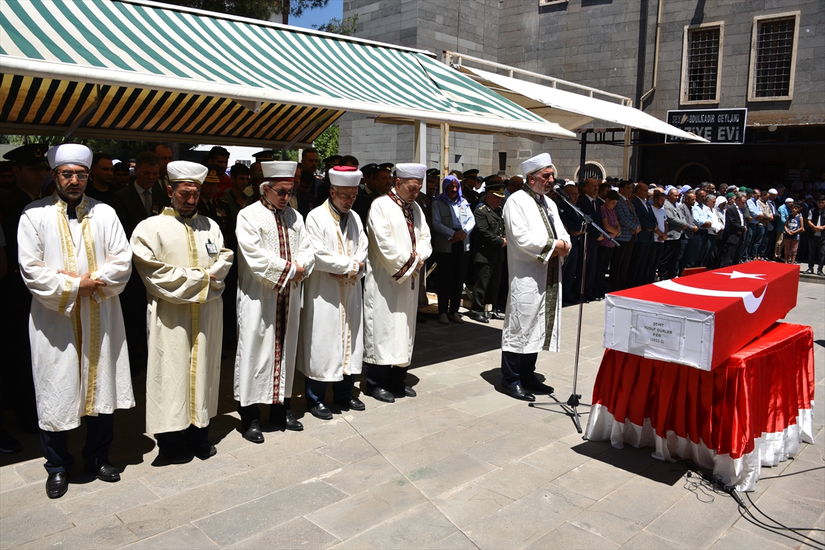 sehit-yusuf-gurler-son-yolculuguna-ugurlandi-002.jpg