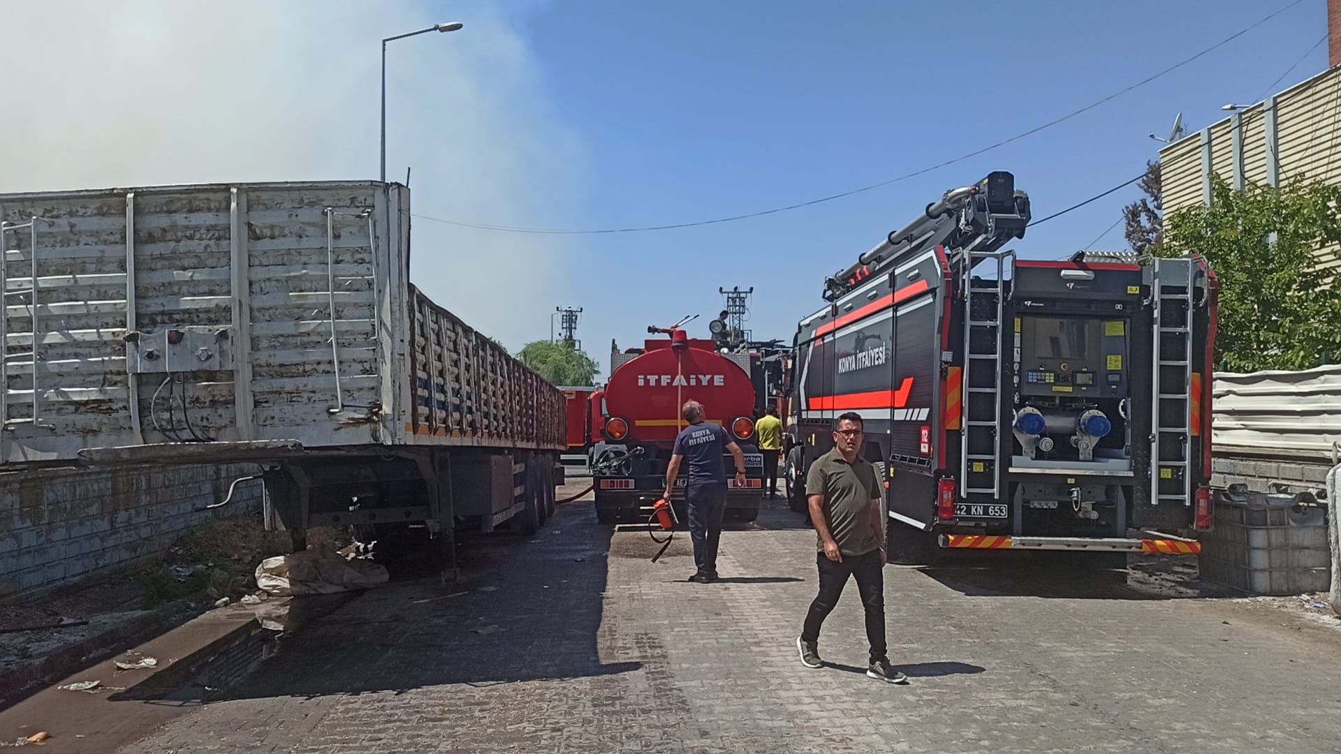 konyada-korkutan-yangin-cok-sayida-ekip-mudahale-etti-007.jpeg
