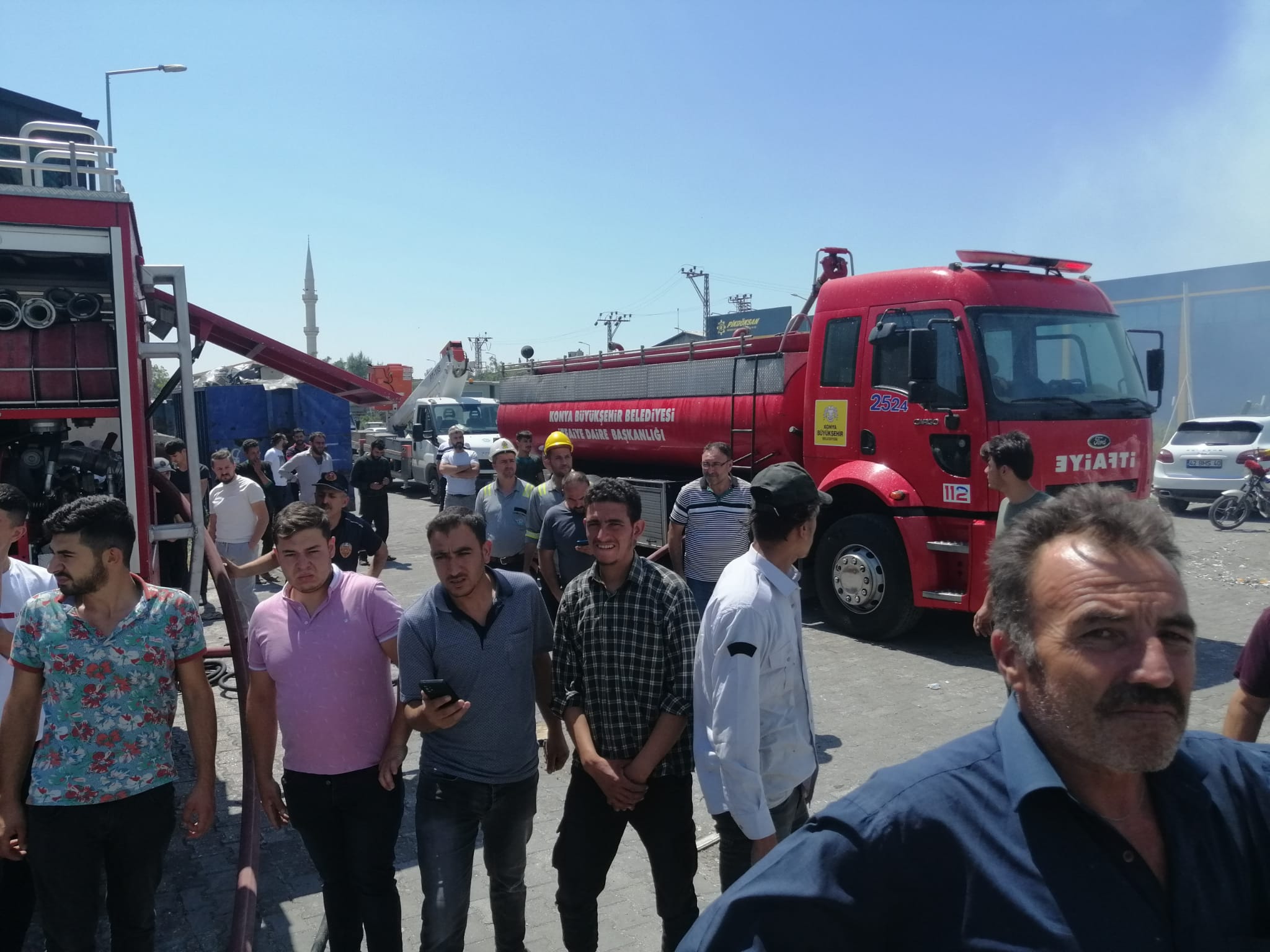 konyada-korkutan-yangin-cok-sayida-ekip-mudahale-etti-008.jpeg