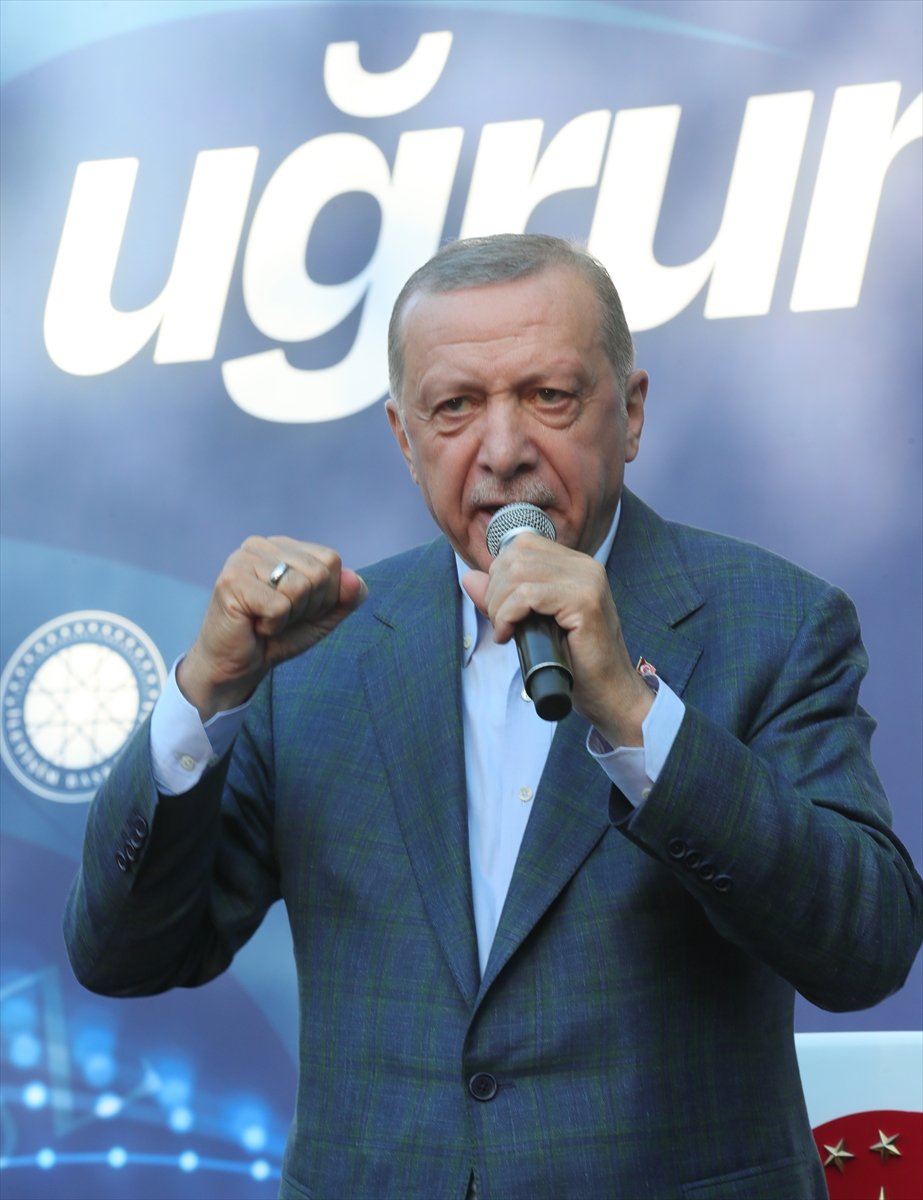 cumhurbaskani-erdogan-15-temmuz-etkinliginde-6li-masayi-hedef-aldi-002.jpg