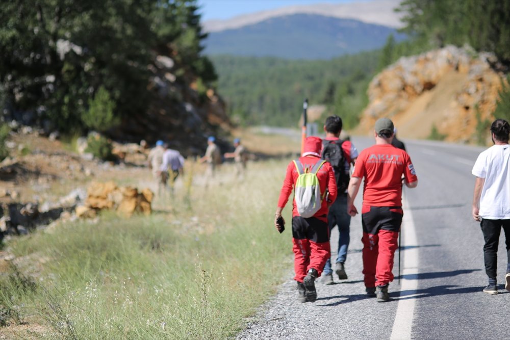 4 gündür kayıp olan kadını 160 kişilik ekip arıyor