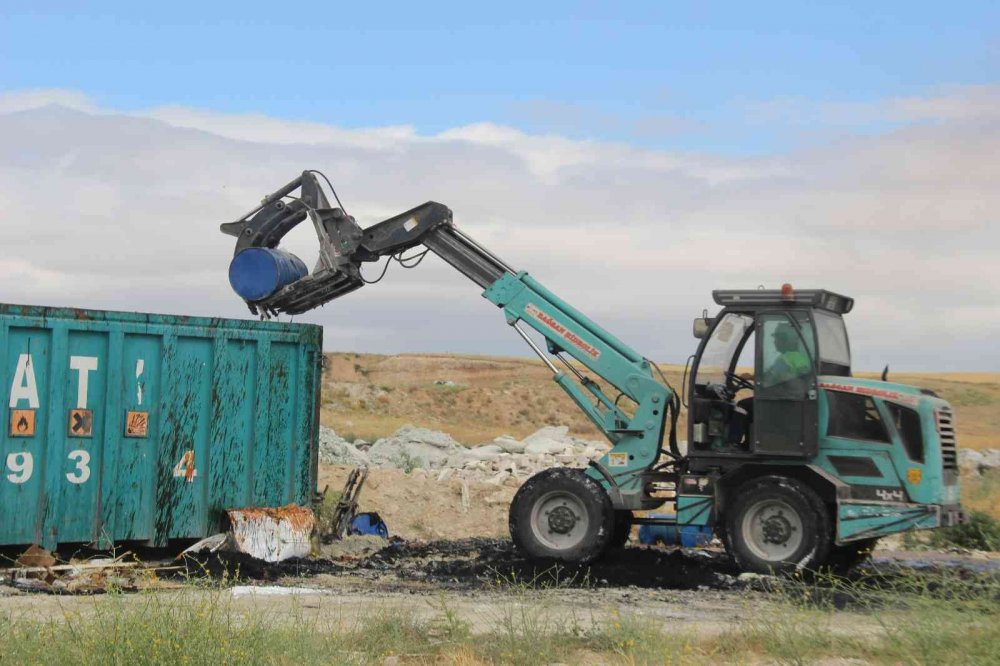 Konya'da 2 mahalleye asit dolu varilleri bırakanlara ceza yağdı