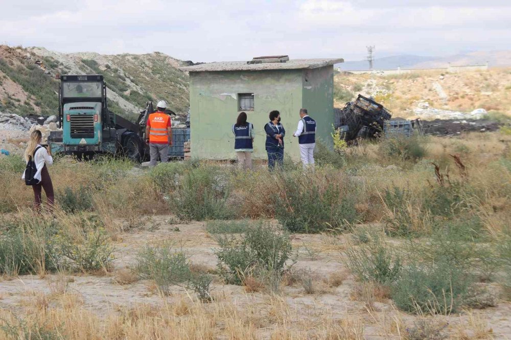 Konya'da 2 mahalleye asit dolu varilleri bırakanlara ceza yağdı