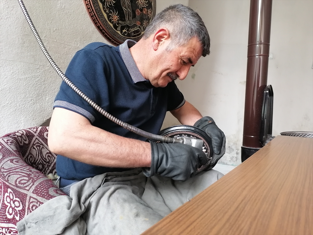 konyada-abbas-usta-37-yildir-bakira-sekil-veriyor-001.jpg
