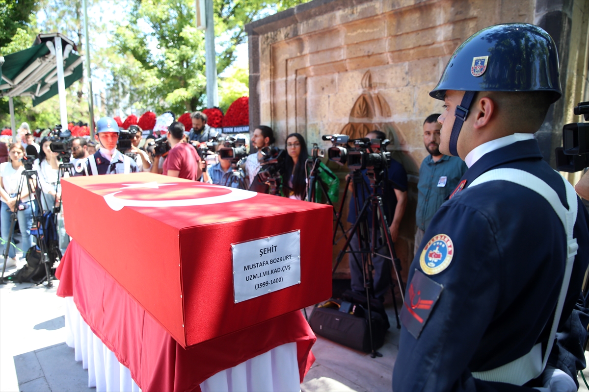 sehit-mustafa-bozkurt-memleketi-kayseride-son-yolculuguna-ugurlandi-005.jpg