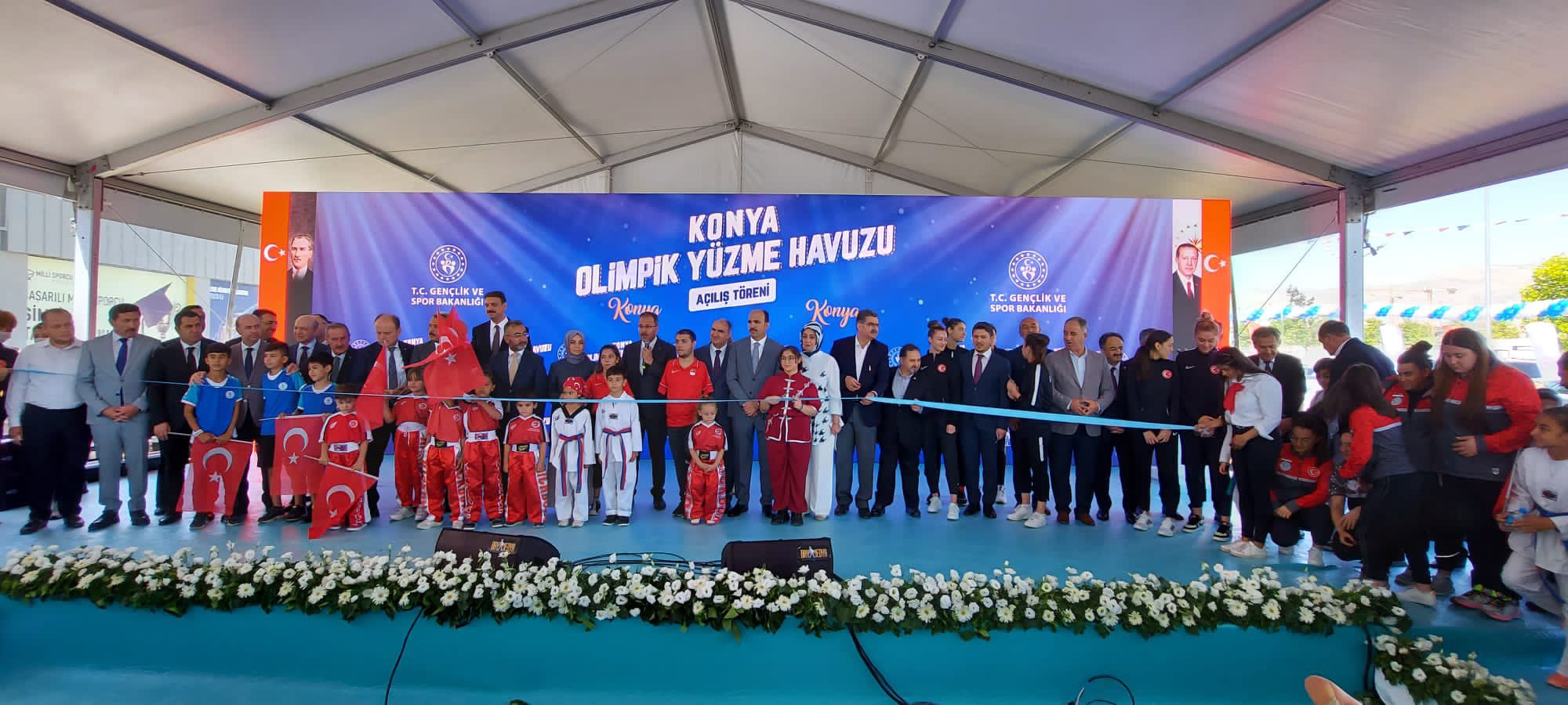 bakan-kasapoglu-konyada-olimpik-yuzme-havuzu-torenle-acildi-001.jpg