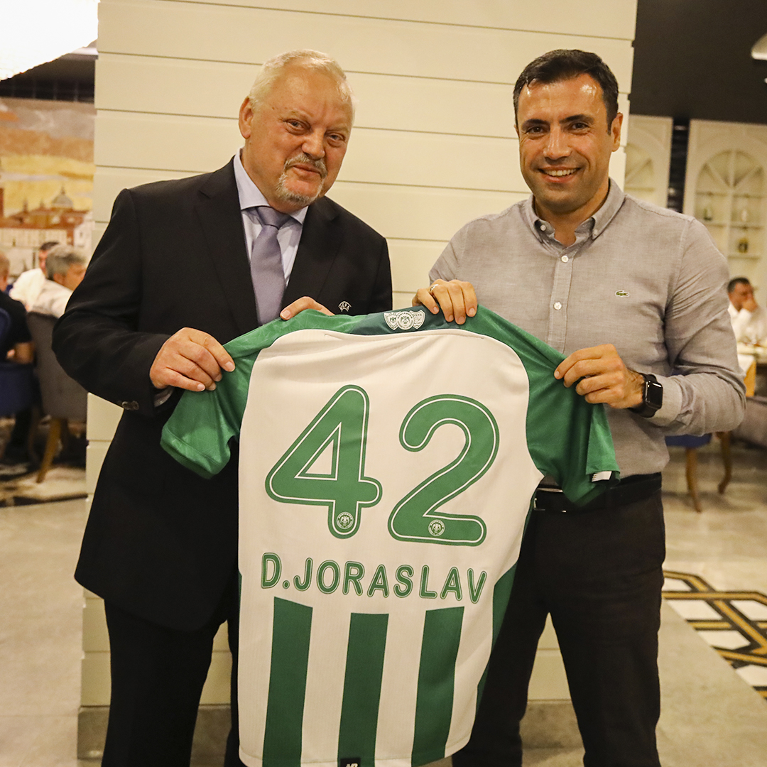 konyaspor-baskani-ozgokcenden-mac-oncesi-dostluk-yemegi.jpg