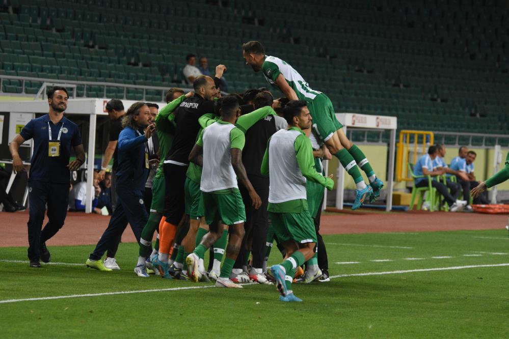 konyaspor-uefada-ilk-engeli-rahat-gecti.jpg