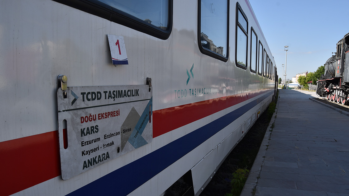 dogu-ekspresi-6-ayda-215-bin-yolcuyu-agirladi-001.jpg