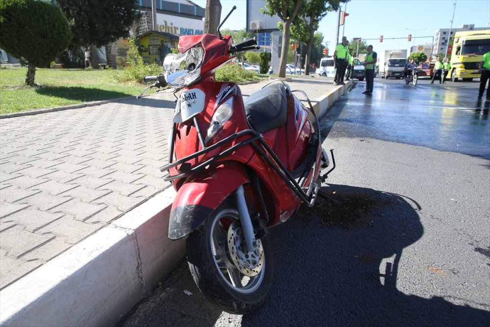 Çarptığı motosikletteki 2 kişi öldü