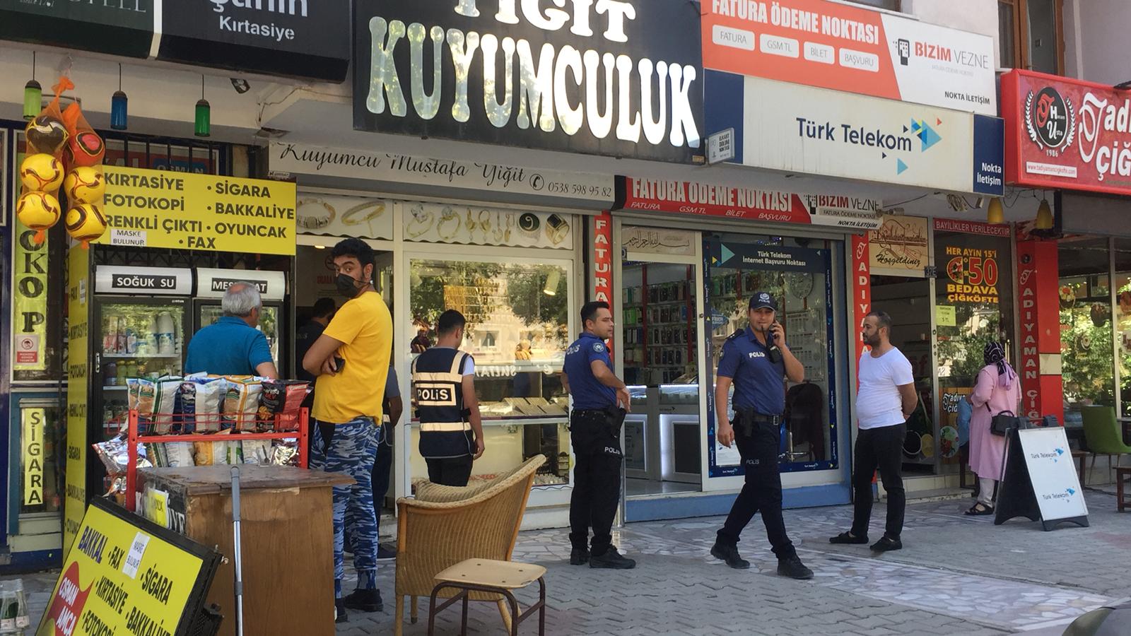 konyada-bir-kuyumcudan-yuklu-miktarda-para-calindi.jpeg