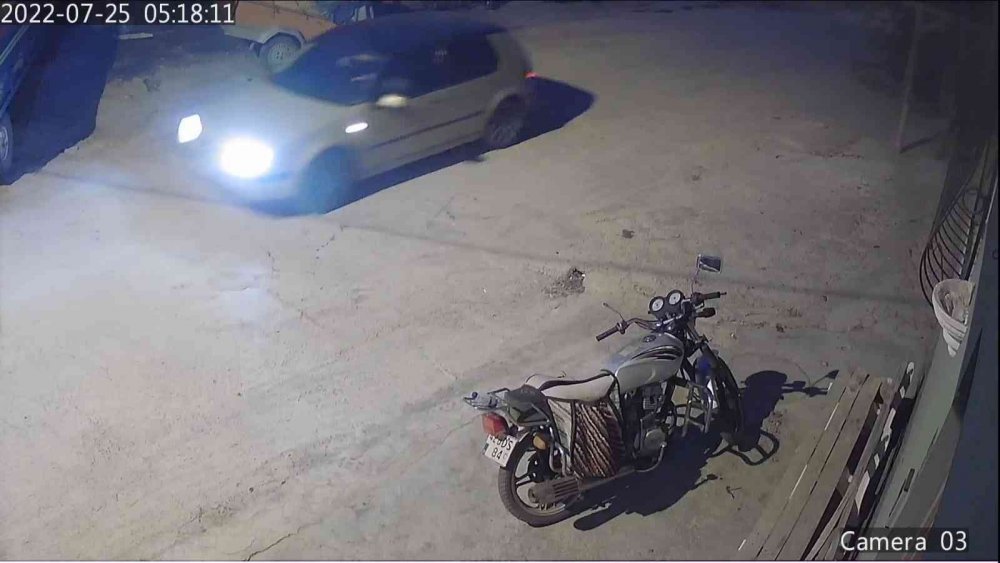Konya'da motosiklet hırsızlığı şüphelilerini kamera görüntüleri ele verdi