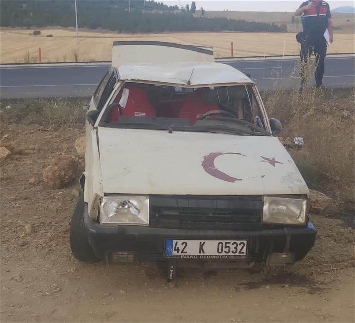 konyada-otomobil-sarampole-devrildi-1i-agir-2-yarali.jpg