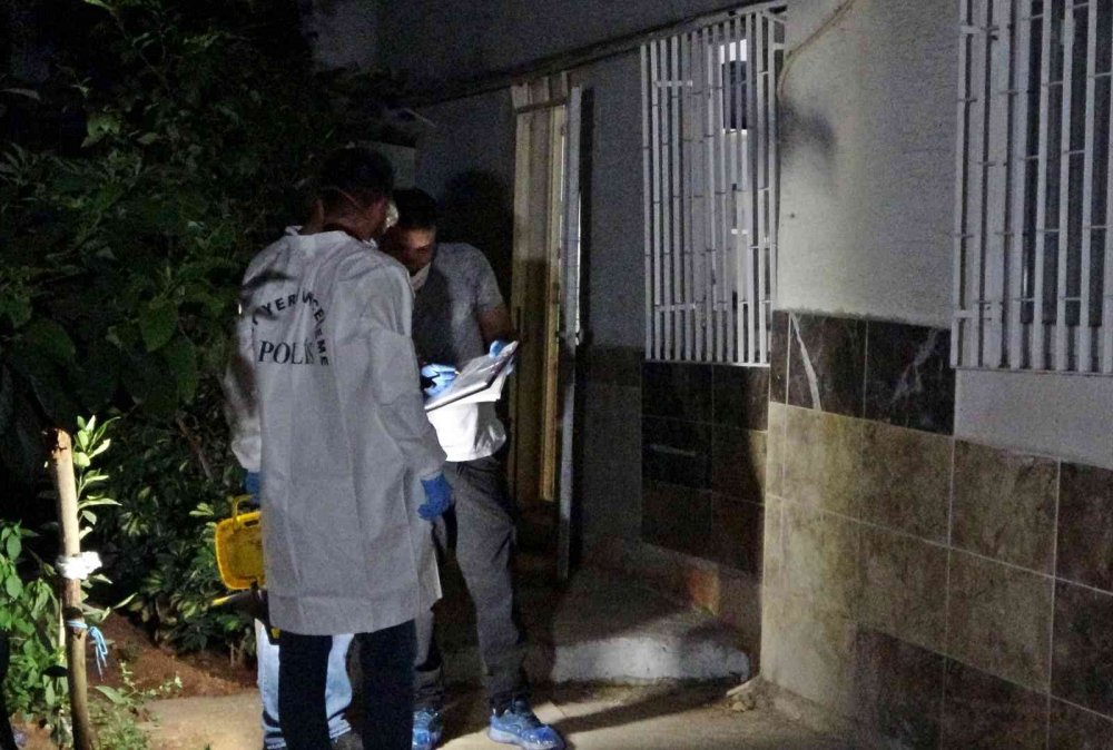 Annesinin haber alamadığı kişi, evinde çıplak vaziyette ölü bulundu