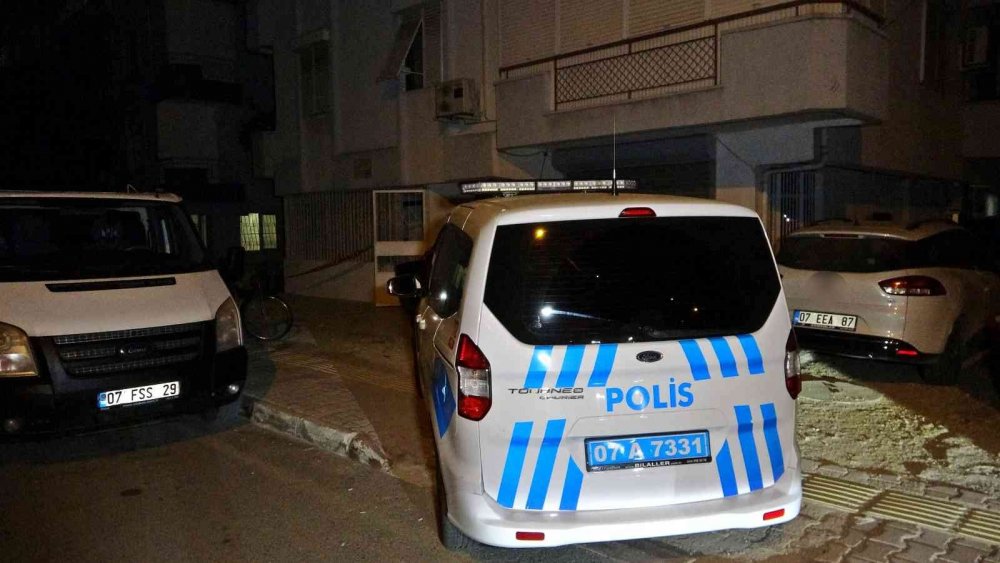 Annesinin haber alamadığı kişi, evinde çıplak vaziyette ölü bulundu