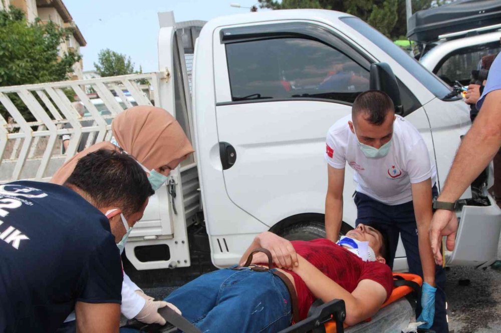 Konya'dan düğüne giden aile kaza yaptı! 3 kişi yaralandı