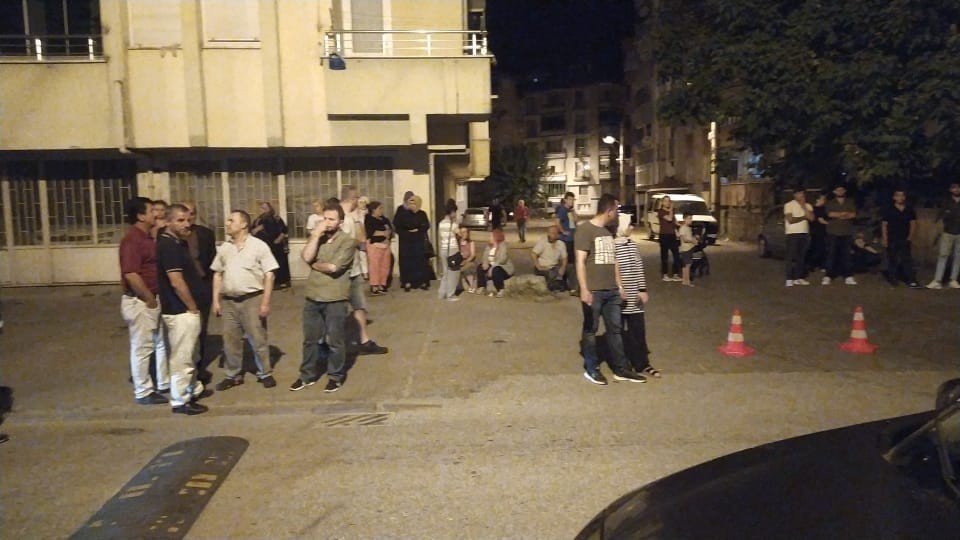 Komşu dehşeti! Kadını boğazını kesip öldürdü, kocasını ağır yaraladı