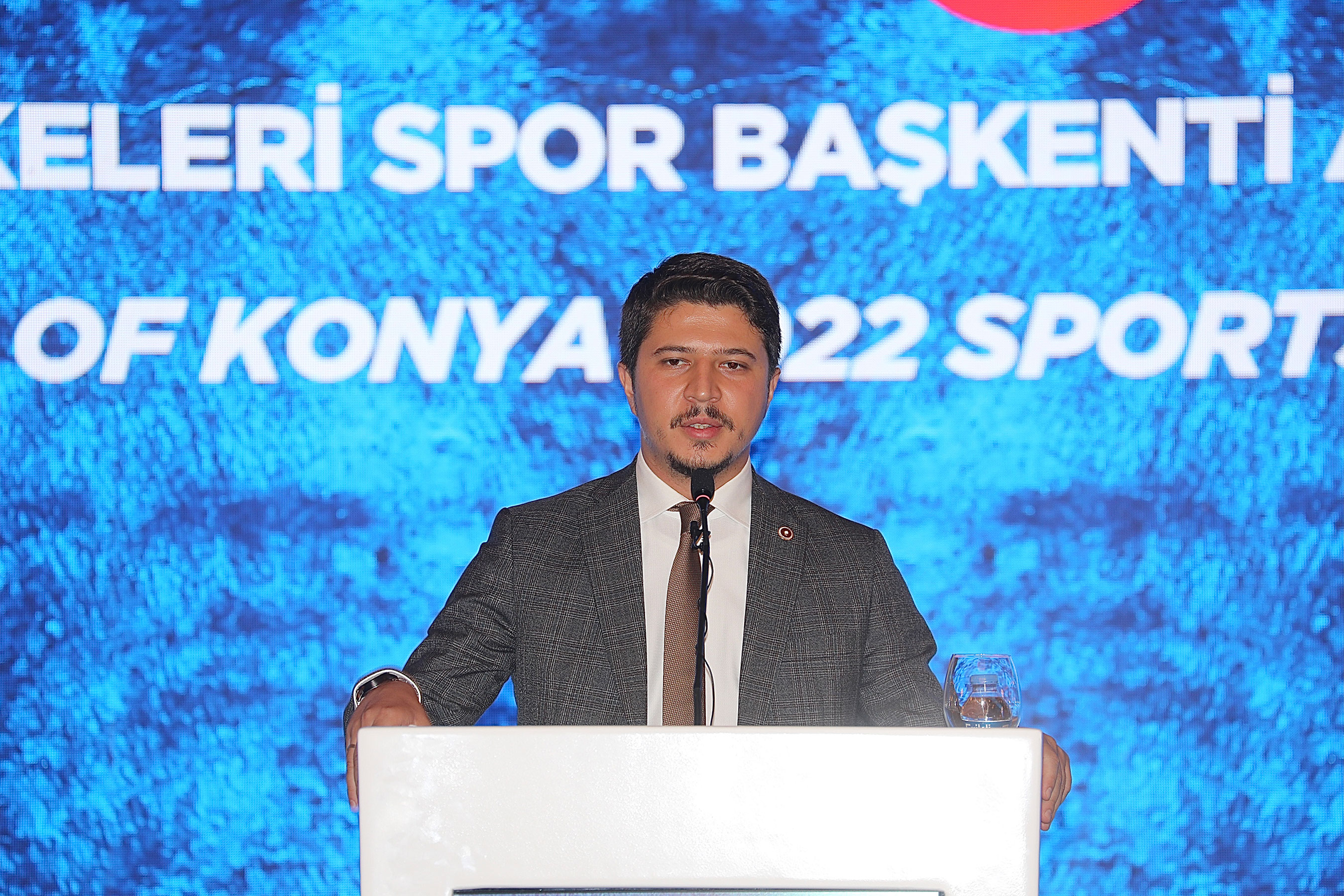 bakan-kasapoglu-konyaya-spor-baskenti-unvani-yakisti-001.jpg
