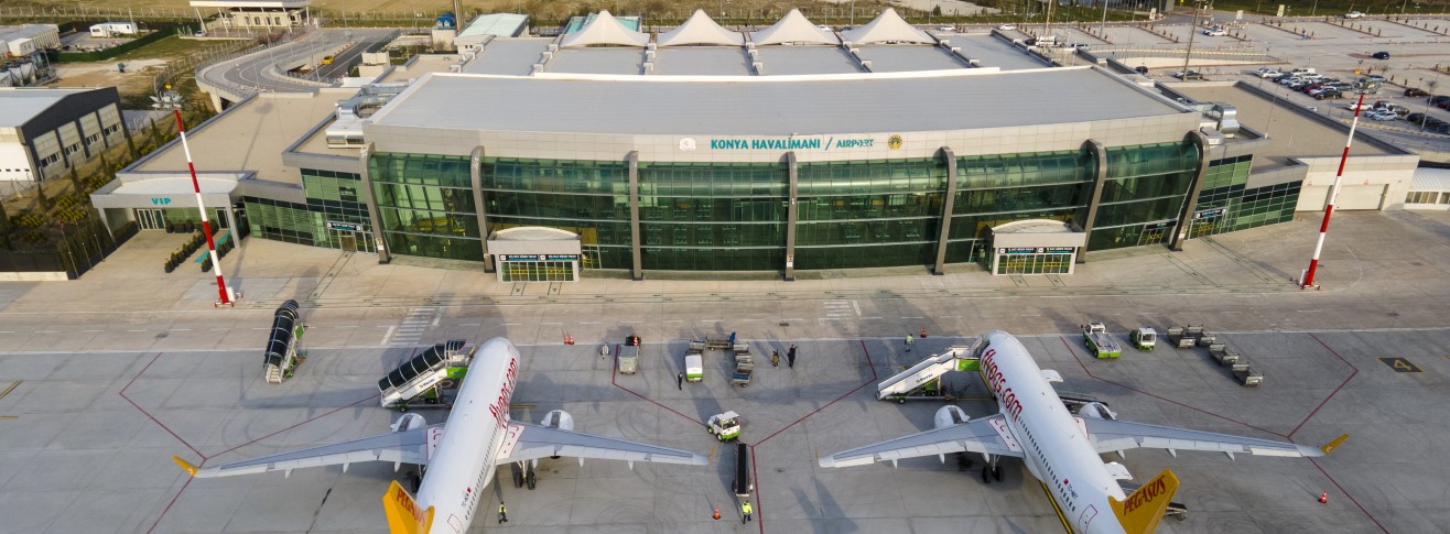 konya-havalimaninda-temmuzda-gurbetci-yogunlugu-yasandi.jpg